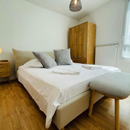 Bright Apartment In A New Building With Garage Tours Exterior photo