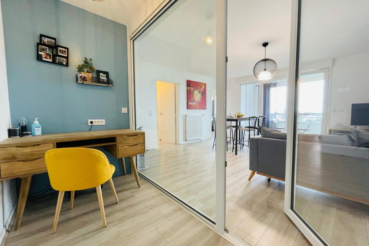 Bright Apartment In A New Building With Garage Tours Exterior photo