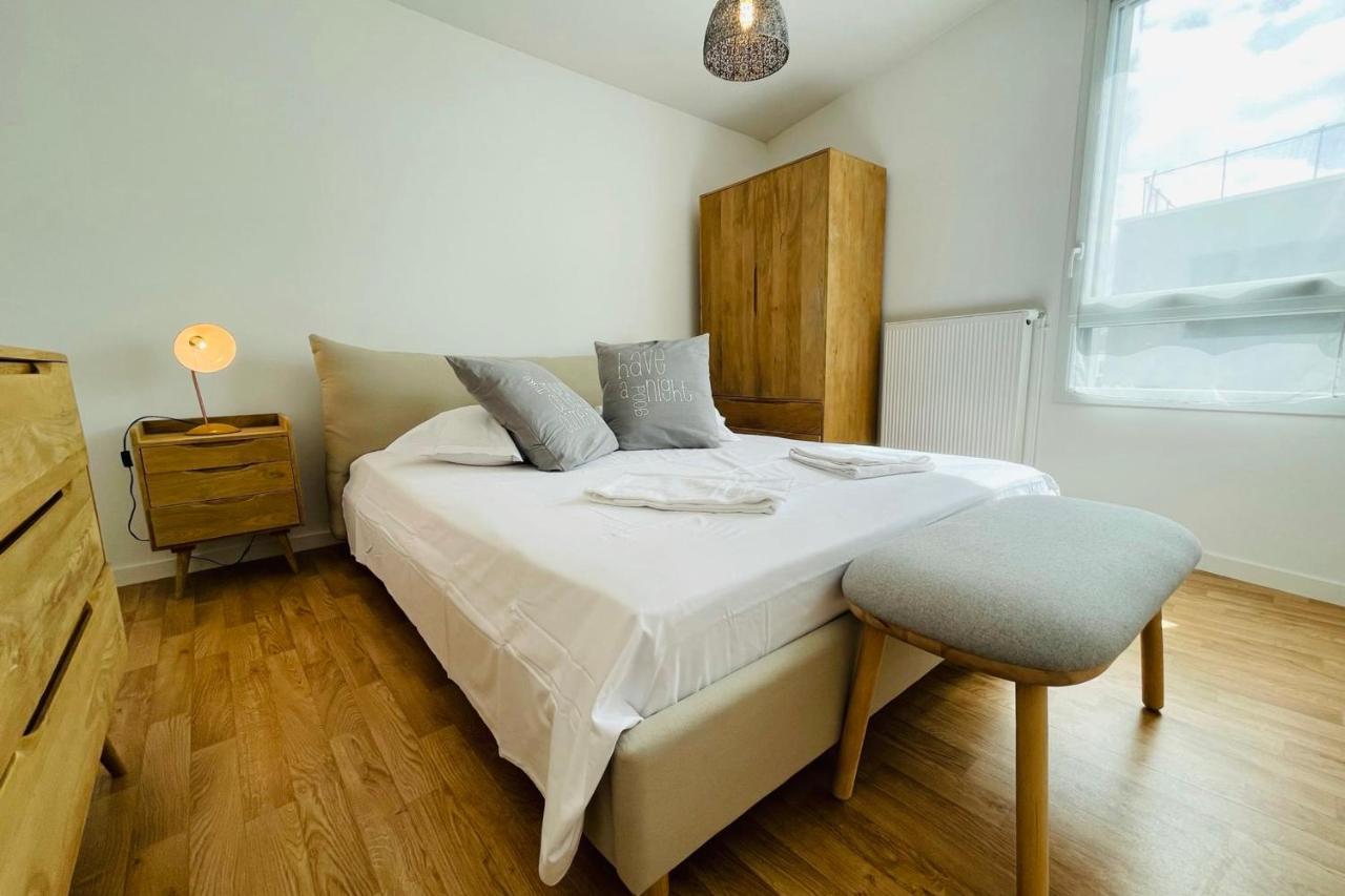 Bright Apartment In A New Building With Garage Tours Exterior photo